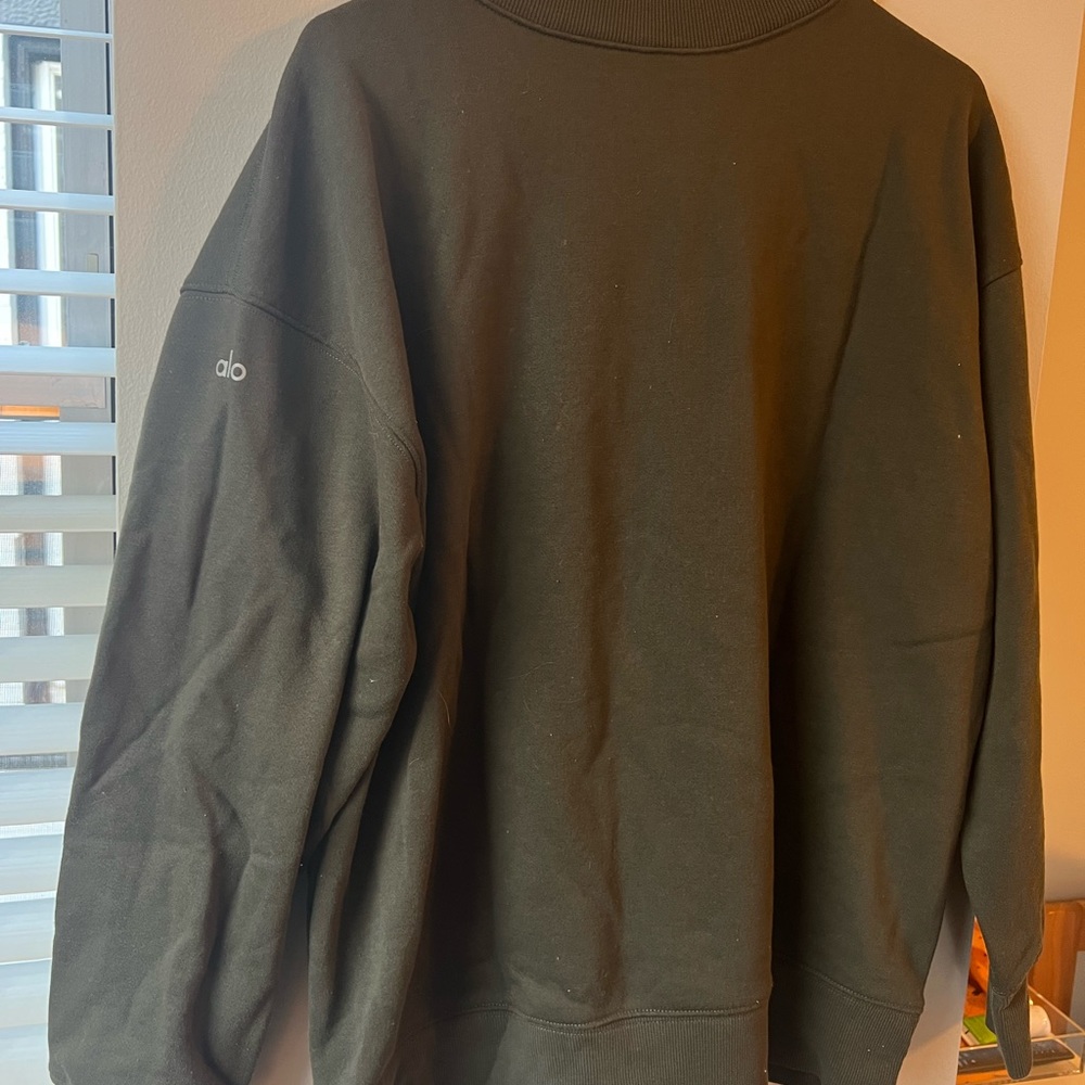 Alo yoga mock neck sweatshirt